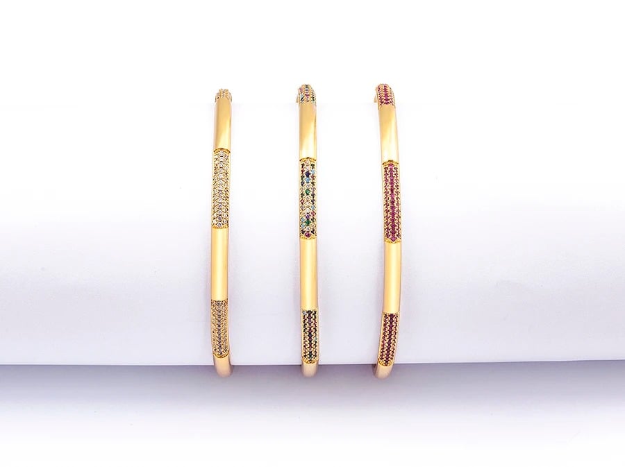 Bratara Roxie, aurie cu pietre roz, tip cuff, reglabila - Colectia Boheme