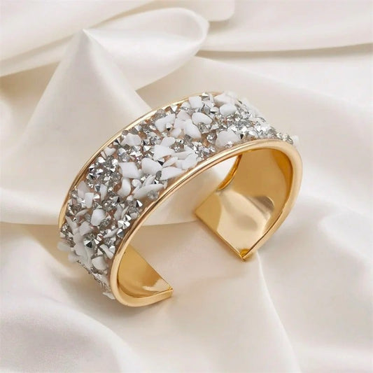 Bratara Amarilla, aurie, tip cuff, cu cristale albe si pietre argintii, reglabila