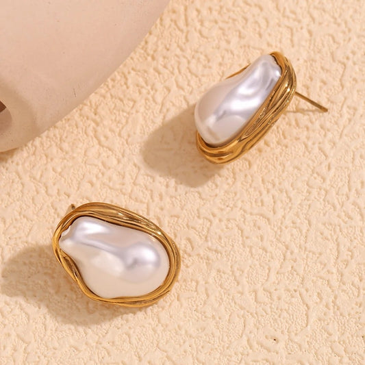 Frieda earrings, gold, baroque style, with pearls, made of 18K gold-plated stainless steel - Universe of Pearls Collection