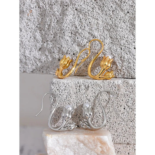 Cercei Tulip, aurii, cu perle, din otel inoxidabil placat cu aur 18K, in forma de lalea