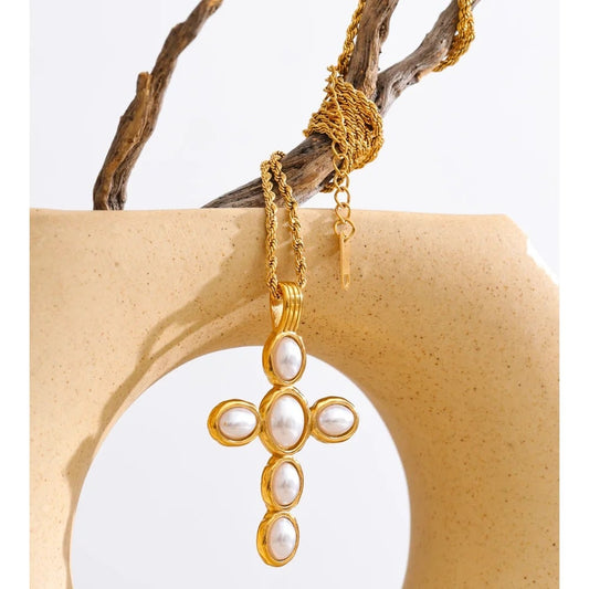 Colier Leandra, auriu, cu perle si pandativ cruce, din otel inoxidabil placat cu aur 18K - Colectia Universe of Pearls