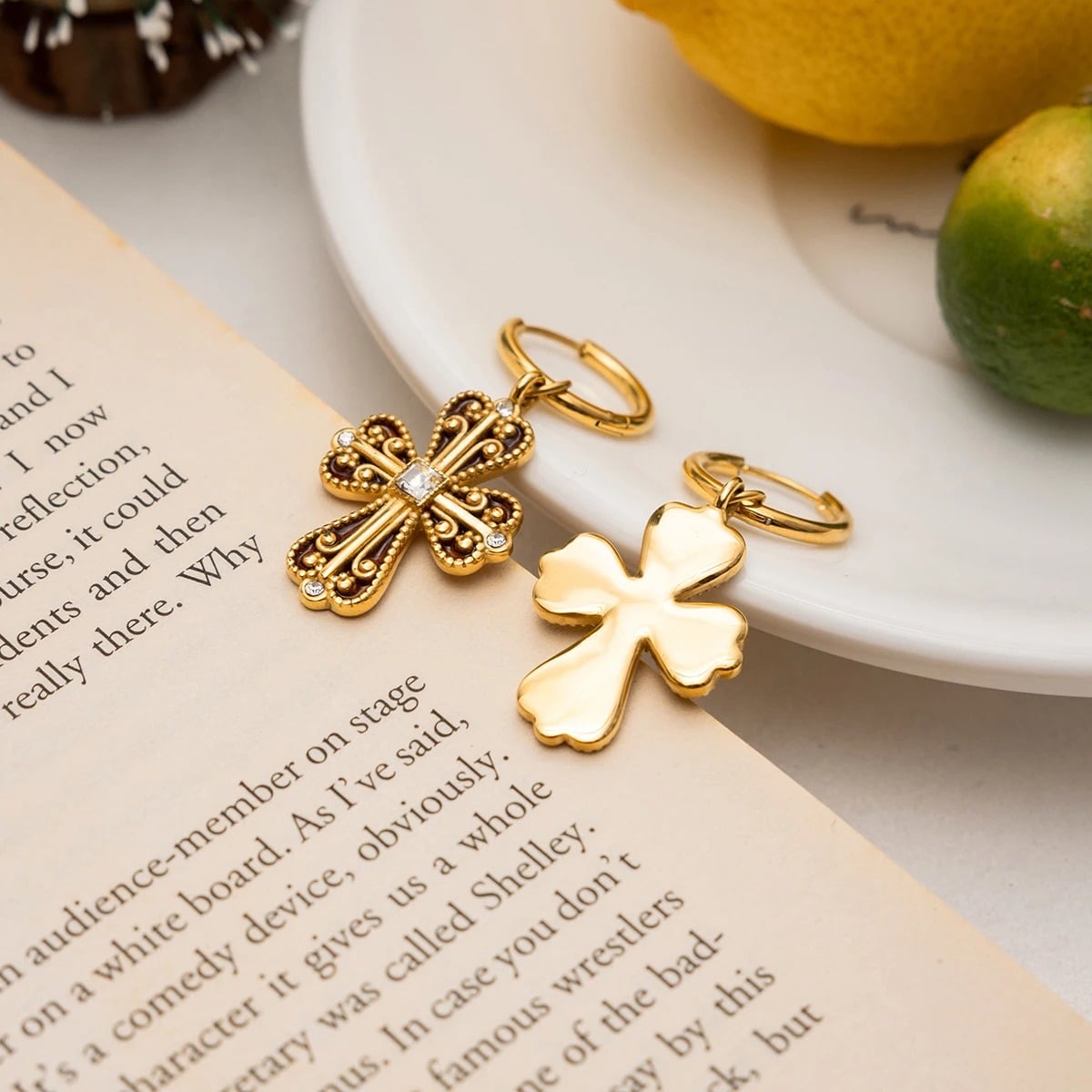 Mazie Earrings, gold, cross-shaped, made of 18K gold-plated stainless steel