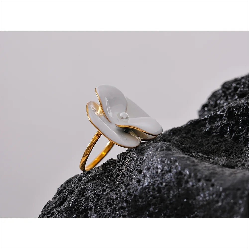Hyacinth Ring, white and gold, flower-shaped, made of 18K gold-plated stainless steel, adjustable - Floral Paradise Collection