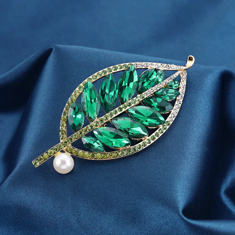 Brosa Charlize, verde, cu pietre, in forma de frunza