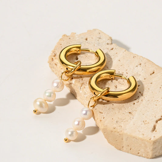 Cercei Gaia, aurii, lungi, din otel inoxidabil si perle naturale de cultura, placati cu aur 18K - Colectia Universe of Pearls