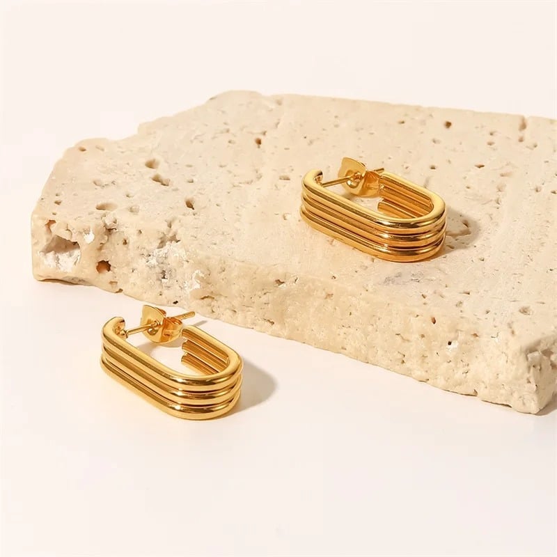 Kerra earrings, gold, oval, made of 18K gold-plated stainless steel