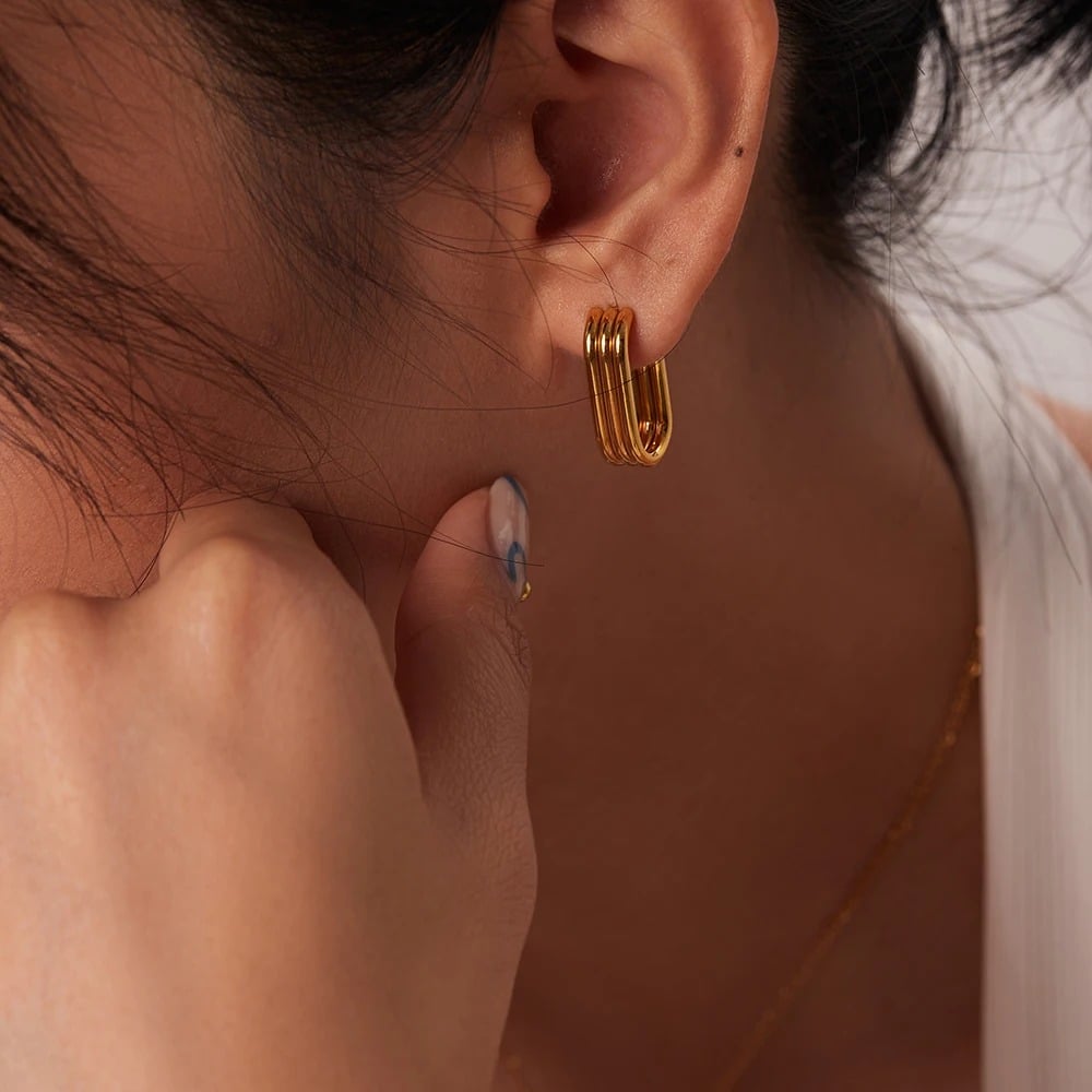 Kerra earrings, gold, oval, made of 18K gold-plated stainless steel