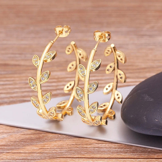 Cercei Estrella, aurii, rotunzi, cu model frunze - Colectia Boheme