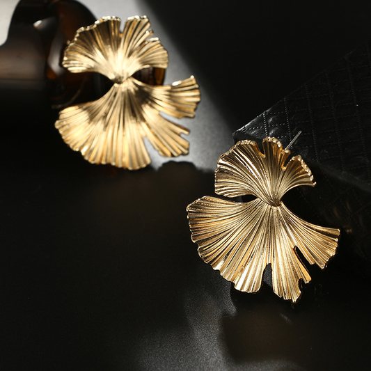 Cercei Tara, aurii, in forma de frunza de ginkgo - Colectia Glamour