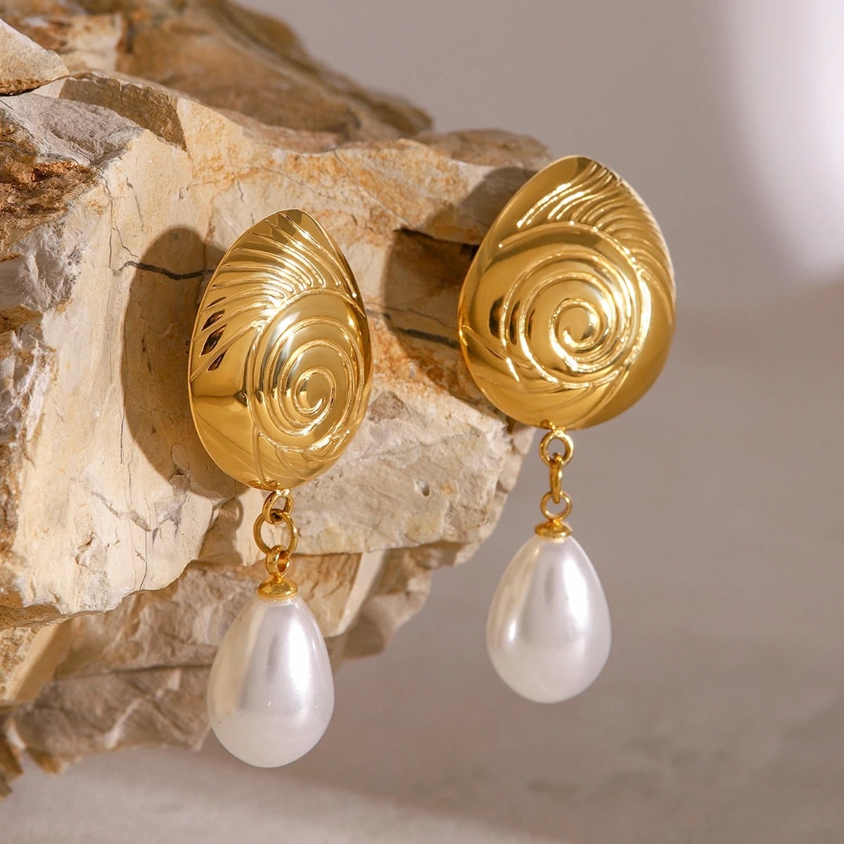 Lydia Earrings, Gold, with Pearls, 18K Gold Plated Stainless Steel - Universe of Pearls Collection