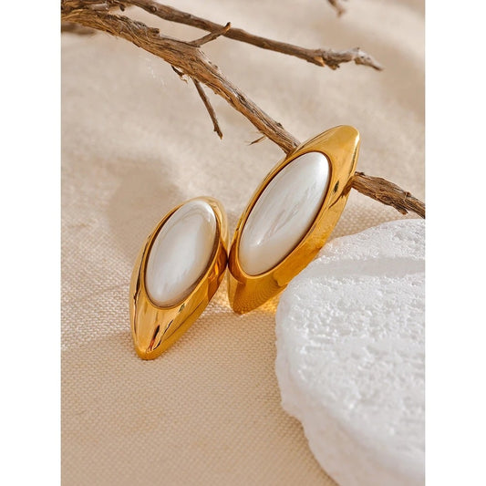 Misty gold pearl earrings, 18K gold-plated stainless steel - Universe of Pearls Collection