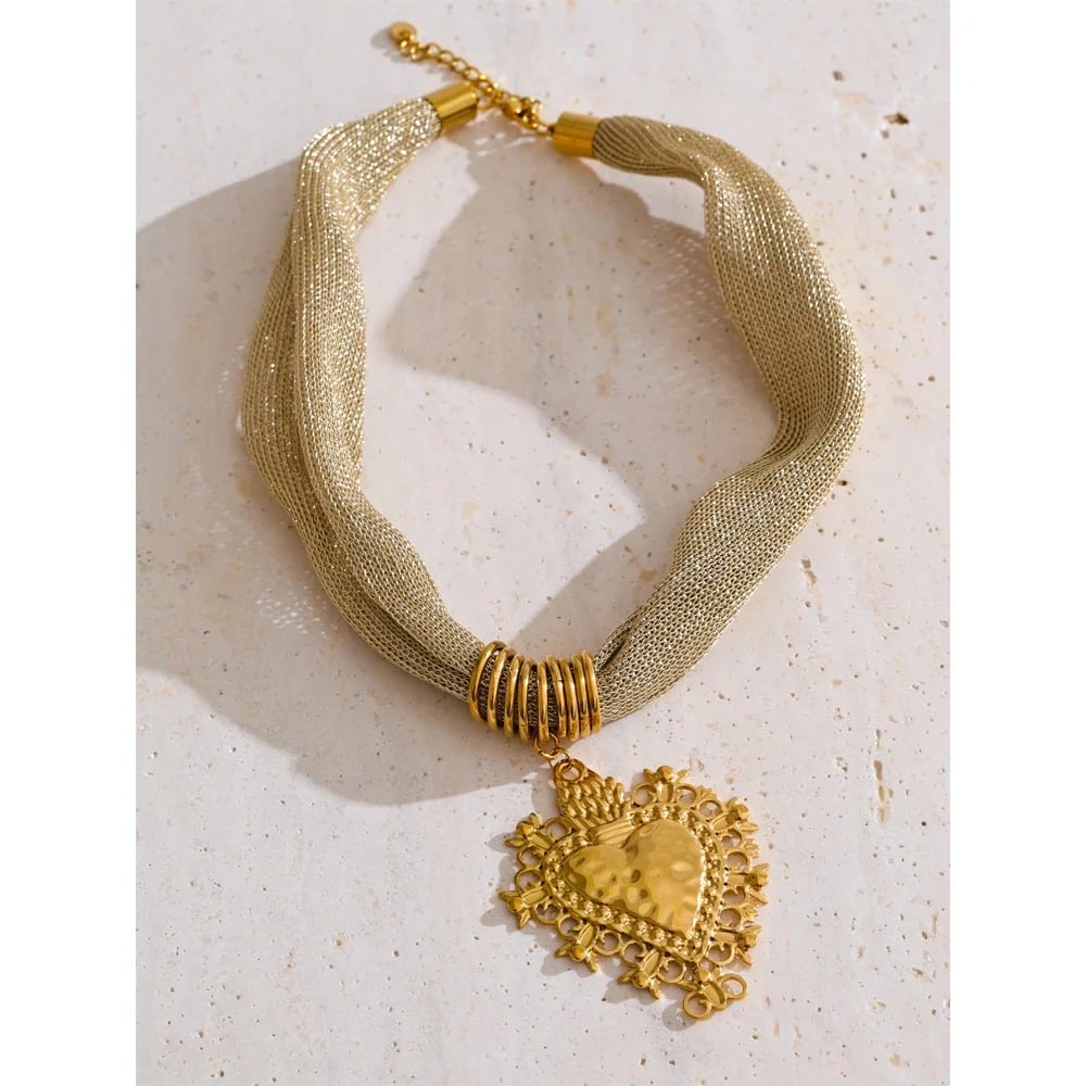 Salome Necklace, gold, with heart-shaped pendant, 18K gold-plated stainless steel - Glamour Collection