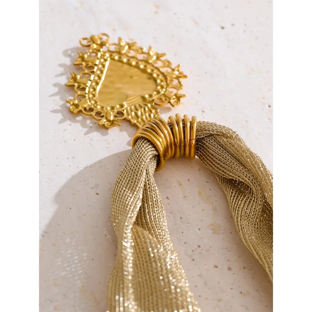 Salome Necklace, gold, with heart-shaped pendant, 18K gold-plated stainless steel - Glamour Collection