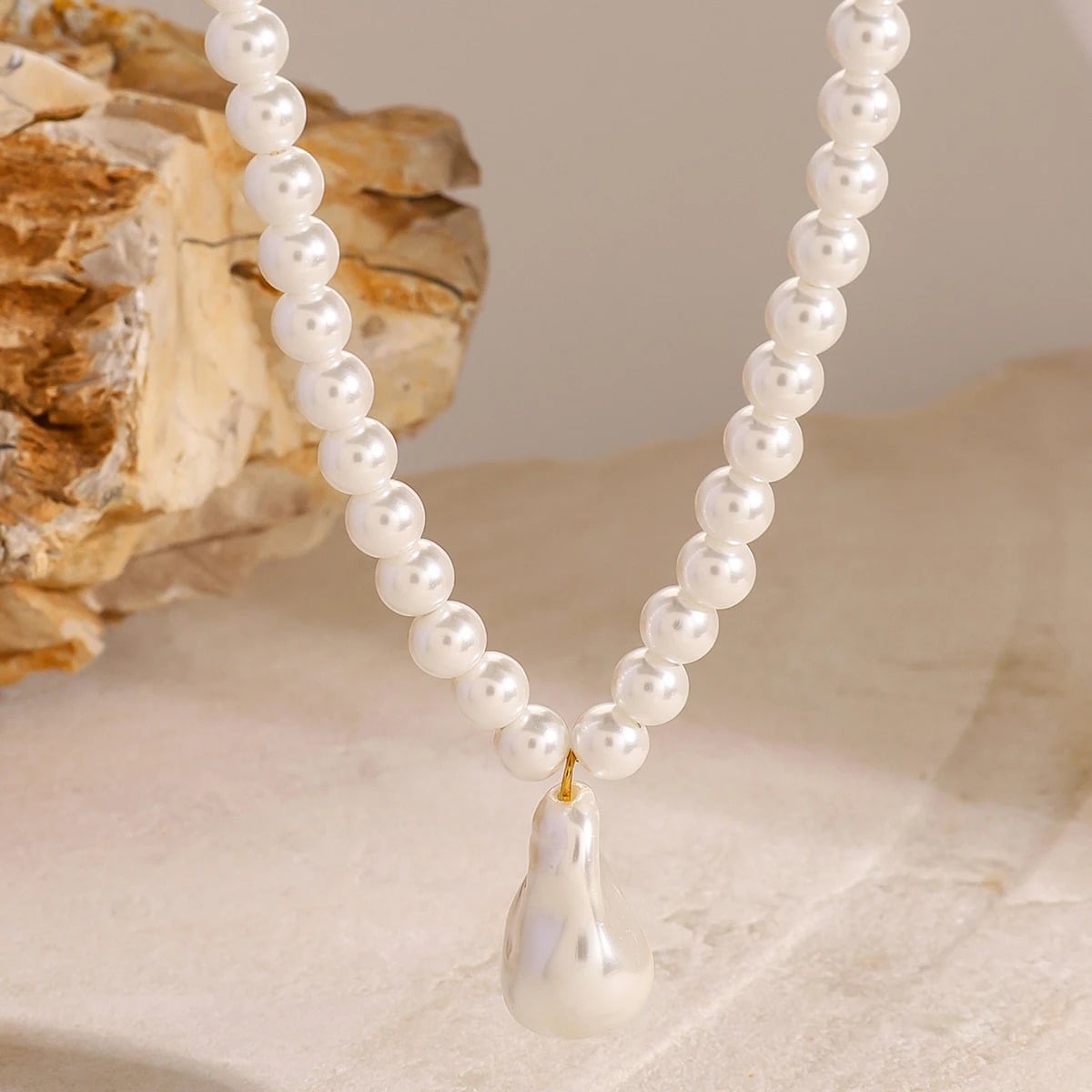 Colier Meredith, cu perle, auriu, din otel inoxidabil - Colectia Universe of Pearls