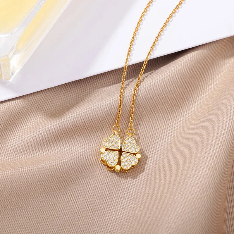 Colier Clover, auriu, din otel inoxidabil placat cu aur 18K, cu pandantiv in forma de trifoi