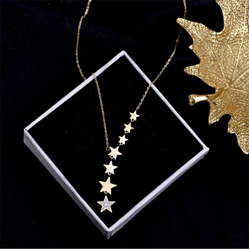 Colier Linda, auriu, lung, din otel inoxidabil placat cu aur 18k, model cu stele