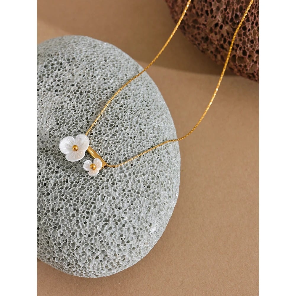 Hanna Necklace, Gold, with Floral Design, 18K Gold Plated Stainless Steel - Floral Paradise Collection