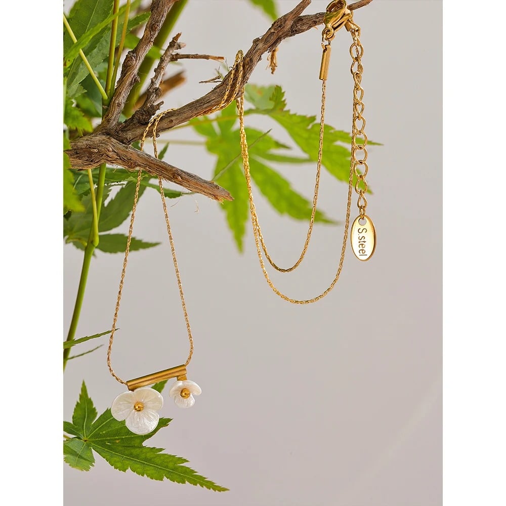 Hanna Necklace, Gold, with Floral Design, 18K Gold Plated Stainless Steel - Floral Paradise Collection