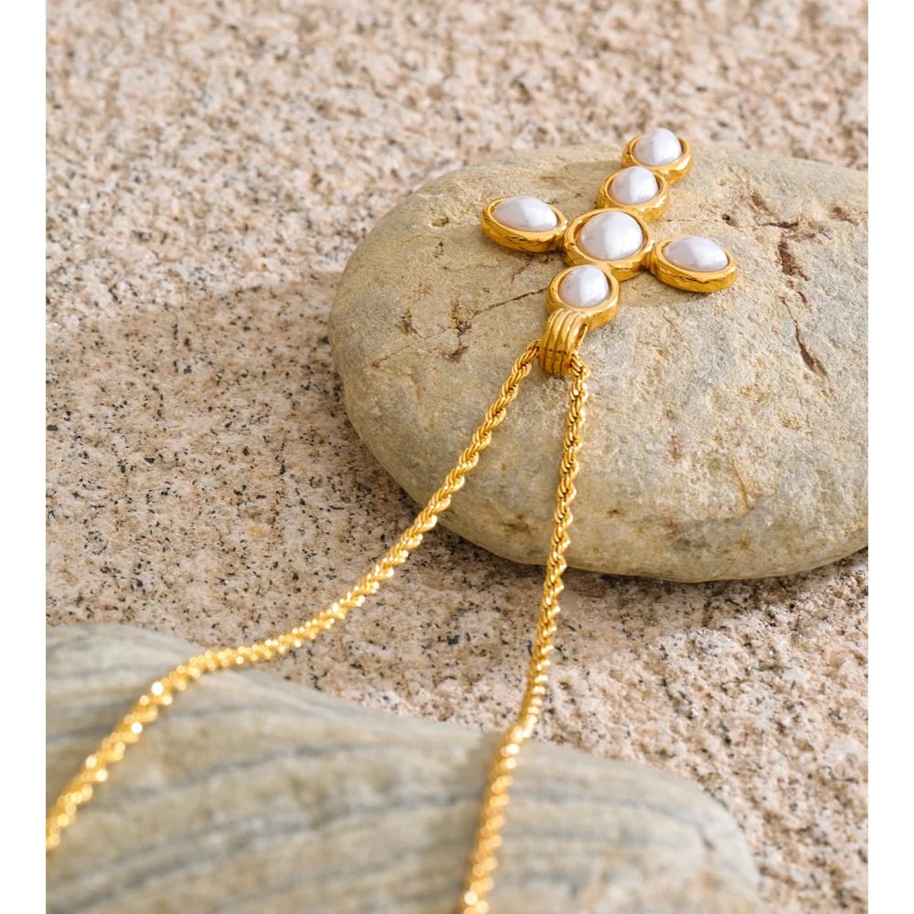 Leandra Necklace, gold, with pearls and cross pendant, in 18K gold-plated stainless steel - Universe of Pearls Collection