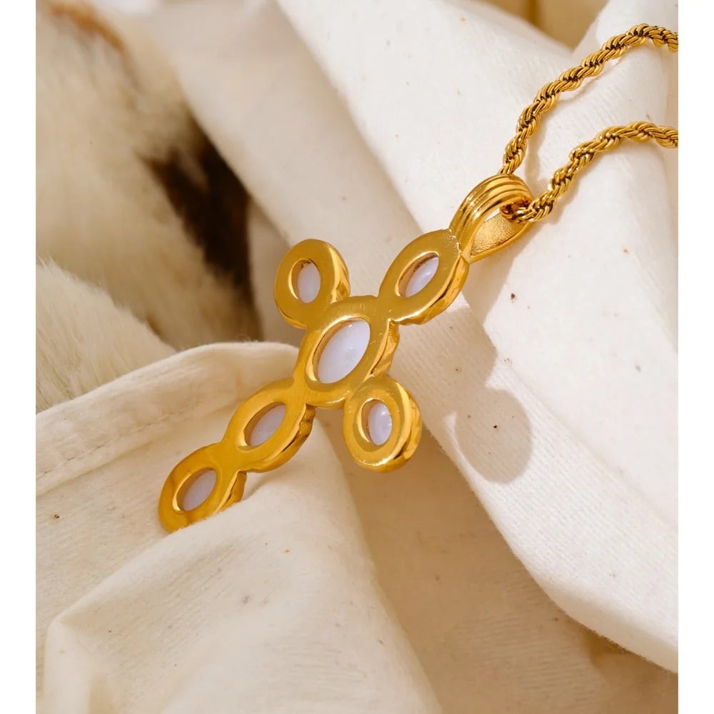 Leandra Necklace, gold, with pearls and cross pendant, in 18K gold-plated stainless steel - Universe of Pearls Collection