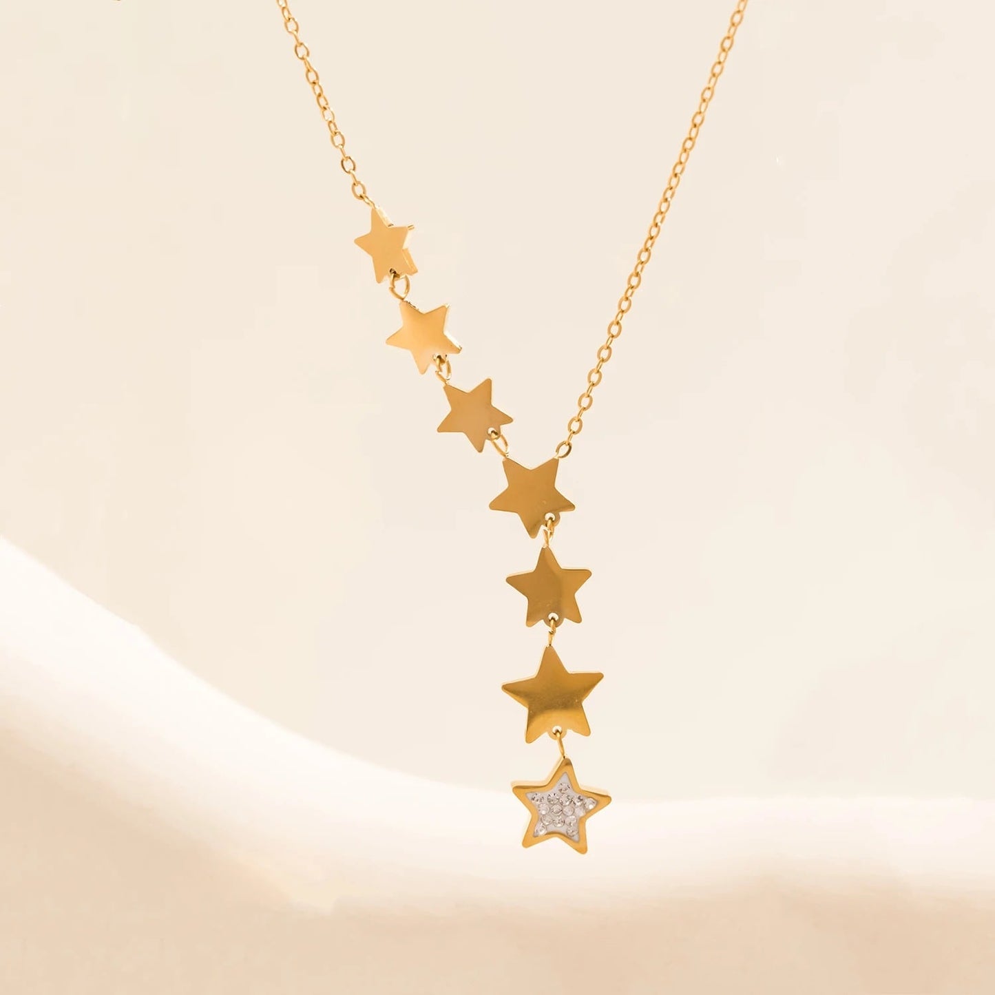 Colier Linda, auriu, lung, din otel inoxidabil placat cu aur 18k, model cu stele