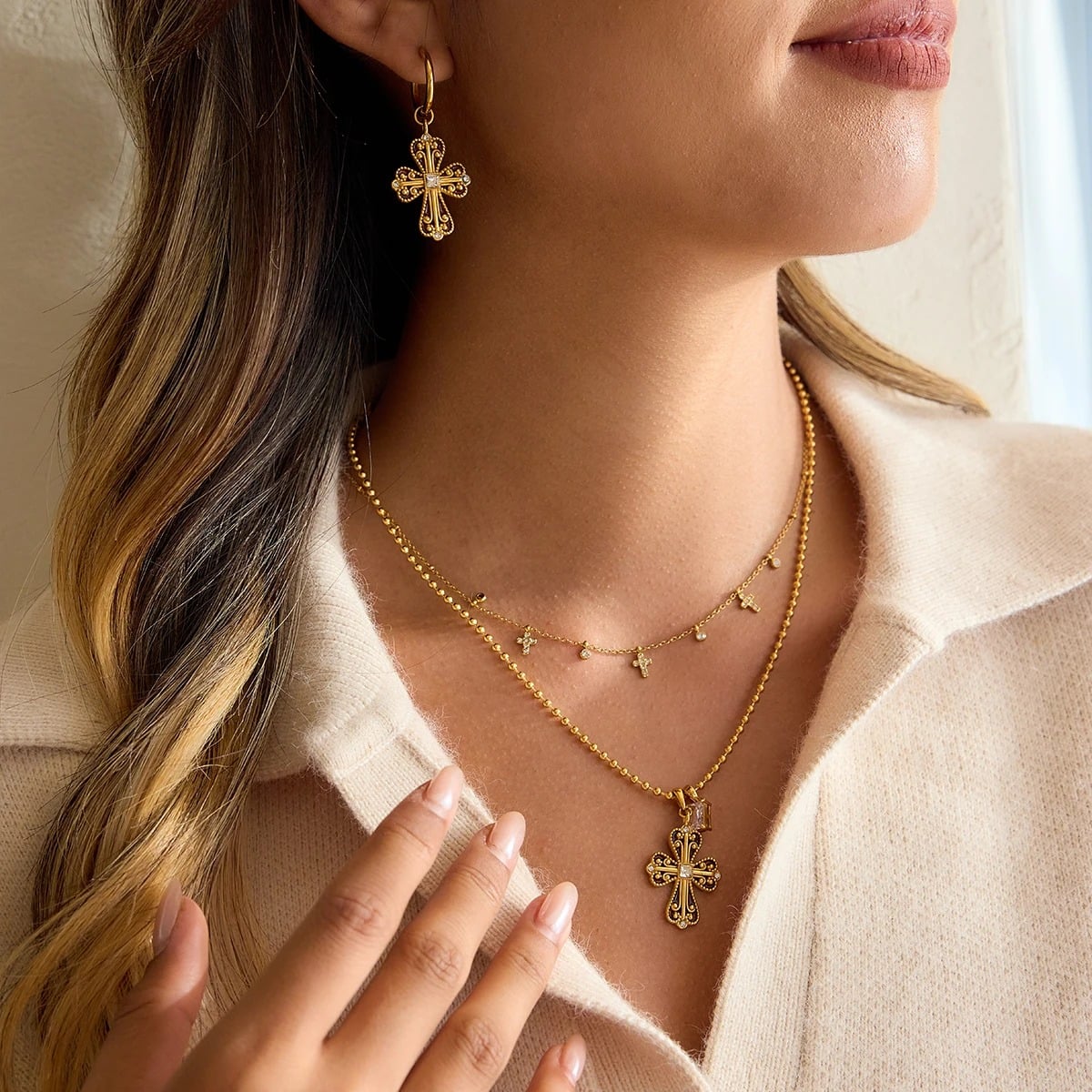 Mazie Earrings, gold, cross-shaped, made of 18K gold-plated stainless steel
