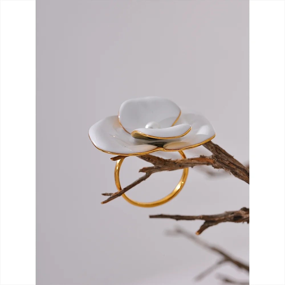 Hyacinth Ring, white and gold, flower-shaped, made of 18K gold-plated stainless steel, adjustable - Floral Paradise Collection