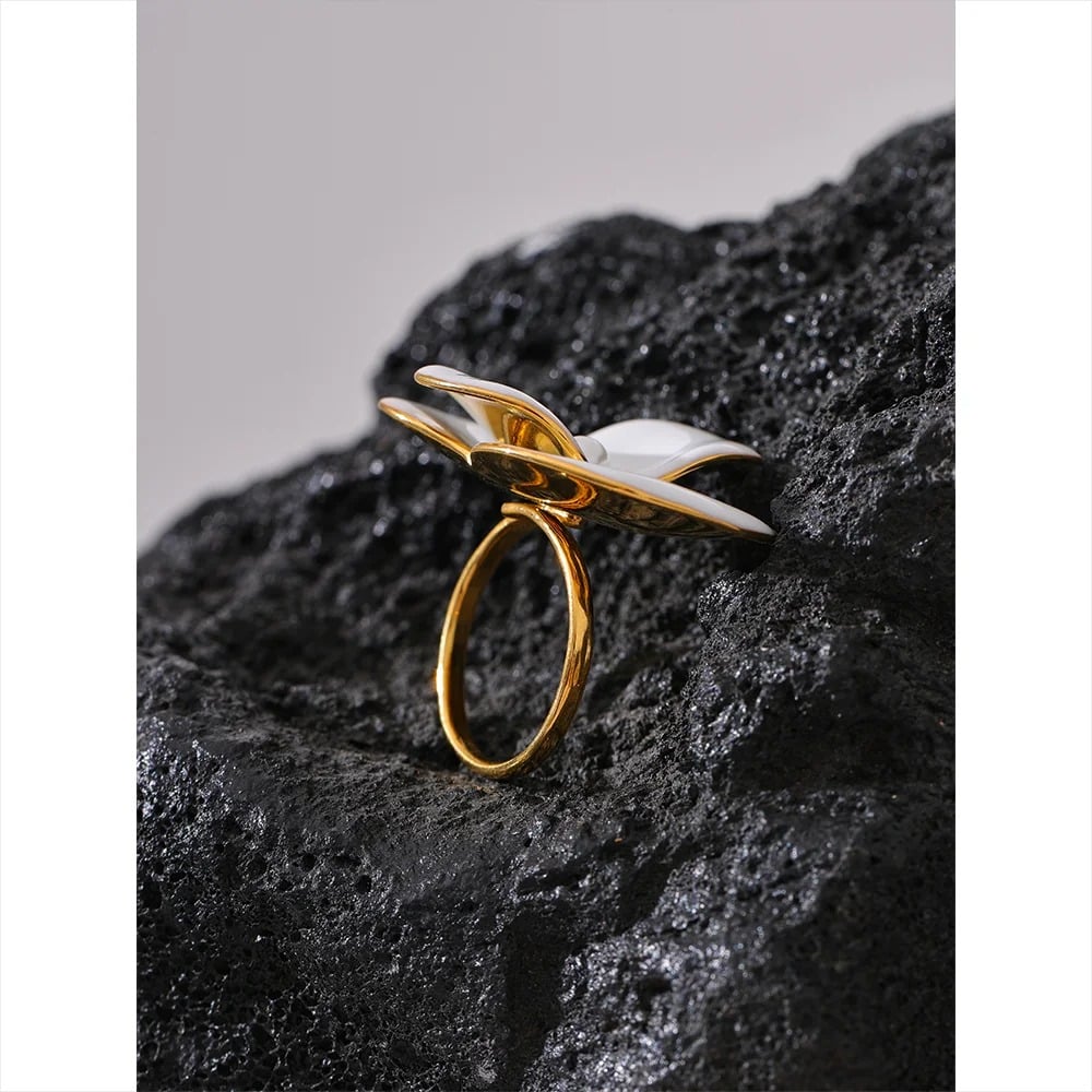 Hyacinth Ring, white and gold, flower-shaped, made of 18K gold-plated stainless steel, adjustable - Floral Paradise Collection