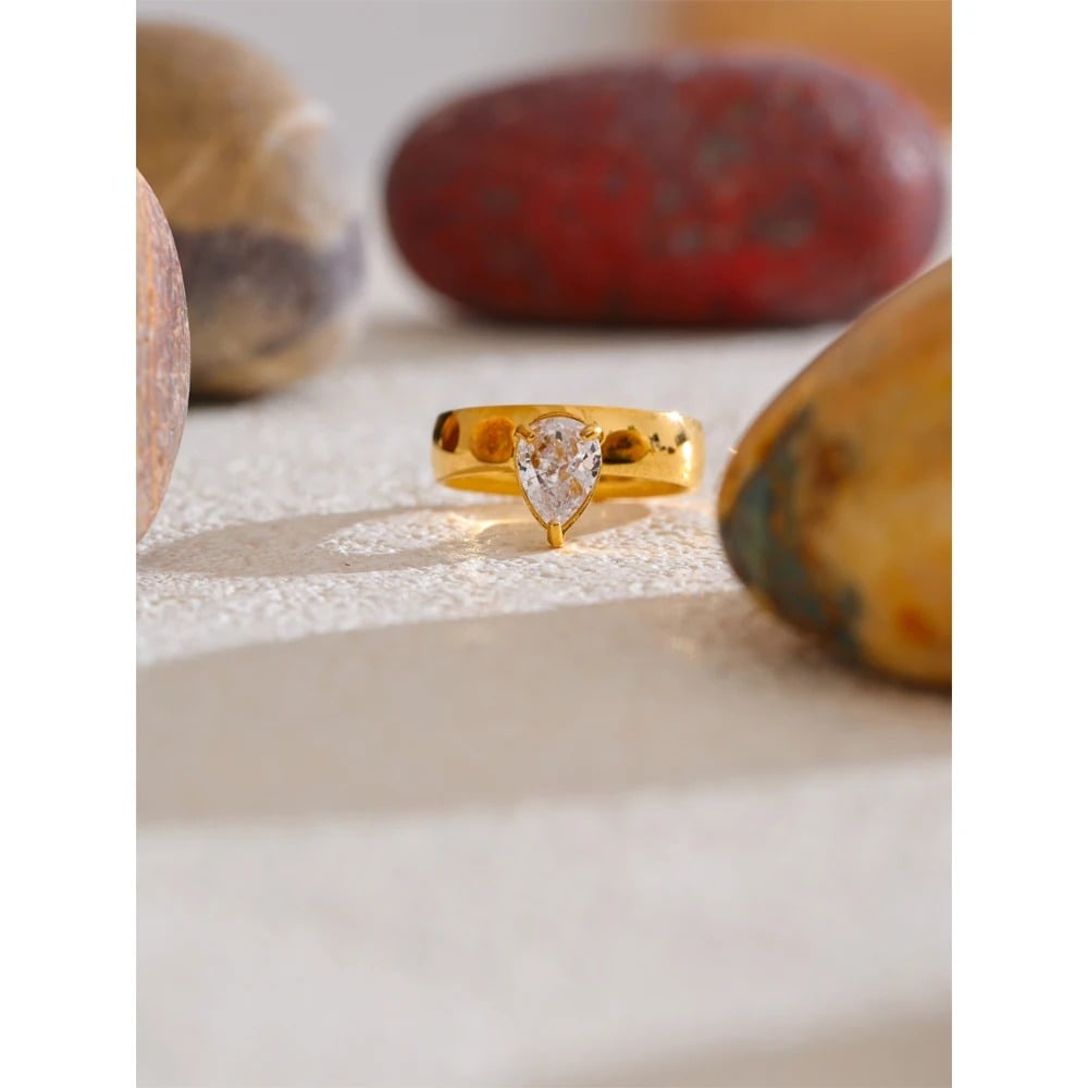 Selia Ring, gold, wedding band style, with stone, made of 18K gold plated stainless steel