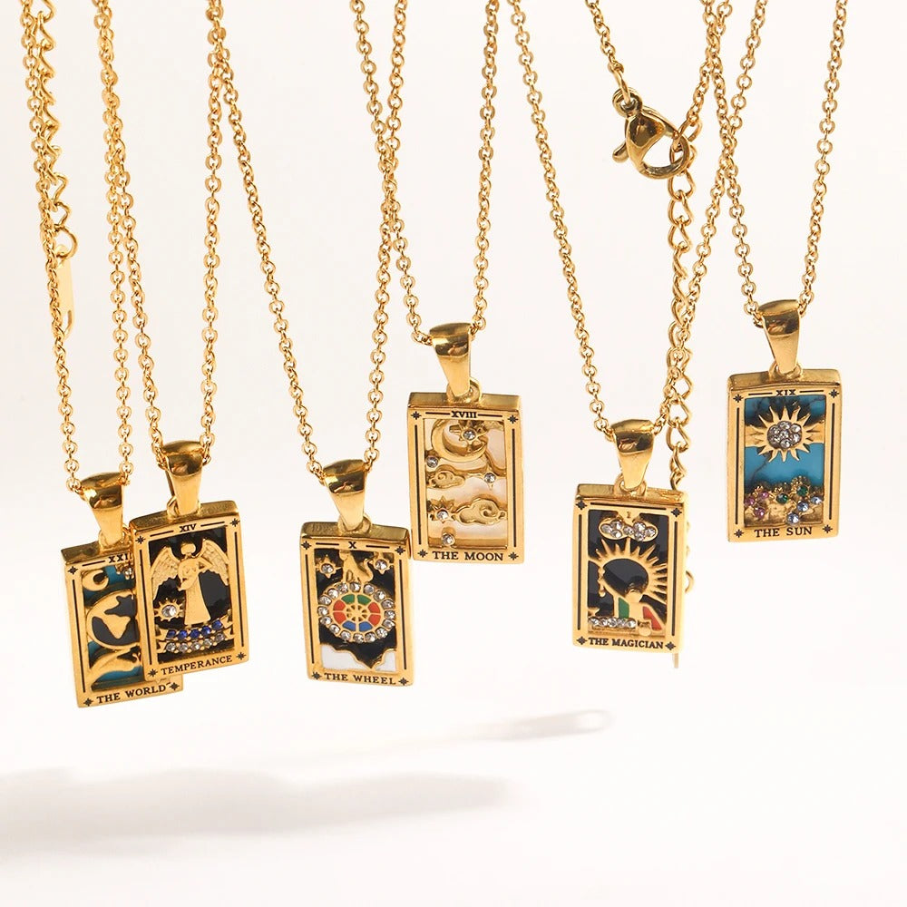 Colier Enya, auriu, cu pandantiv motive tarot, din otel inoxidabil placat cu aur 18K