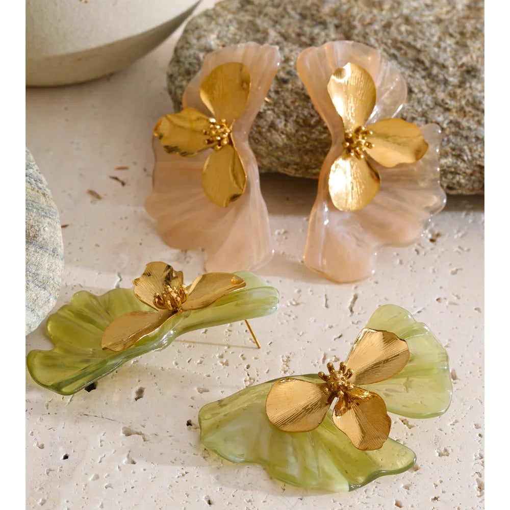 Cercei Feeria, auriu cu verde, cu model floral, din otel inoxidabil placat cu aur 18K - Colectia Floral Paradise