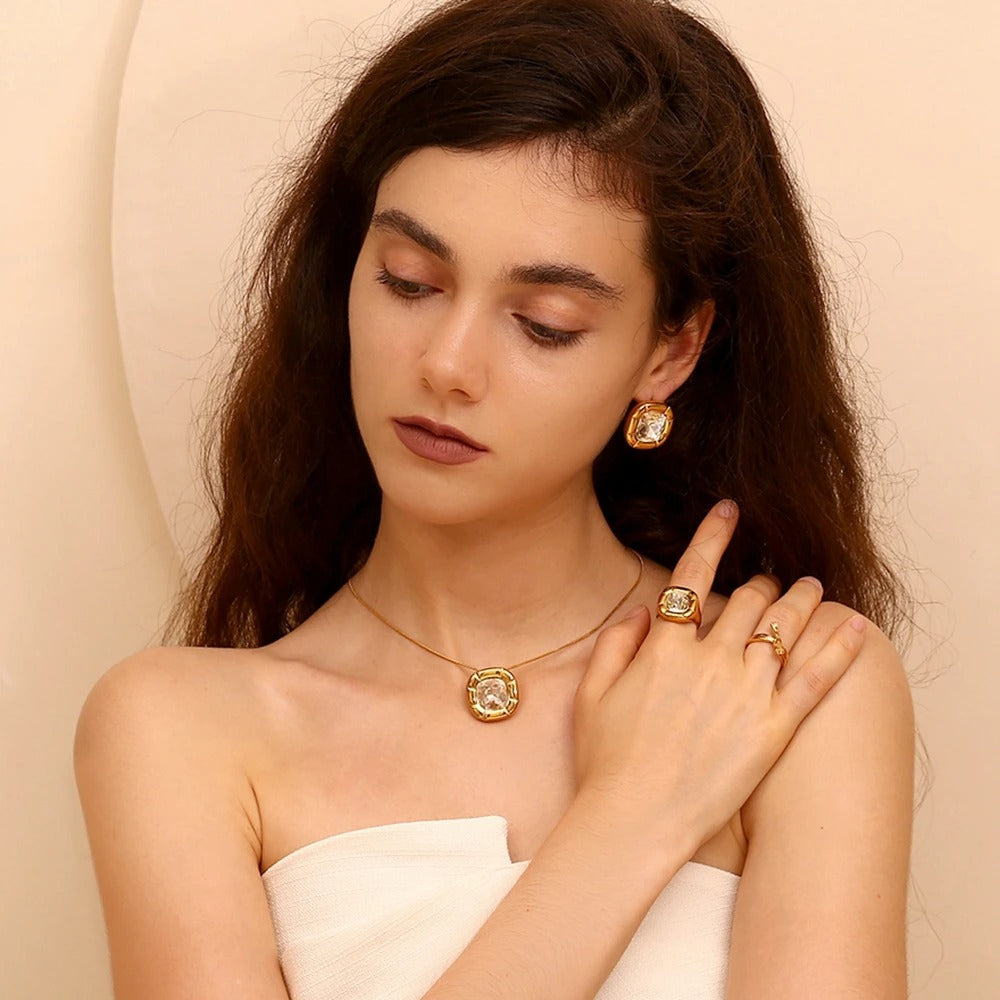 Safira earrings, gold-tone, with a retro pattern and stones, made of 18K gold-plated stainless steel